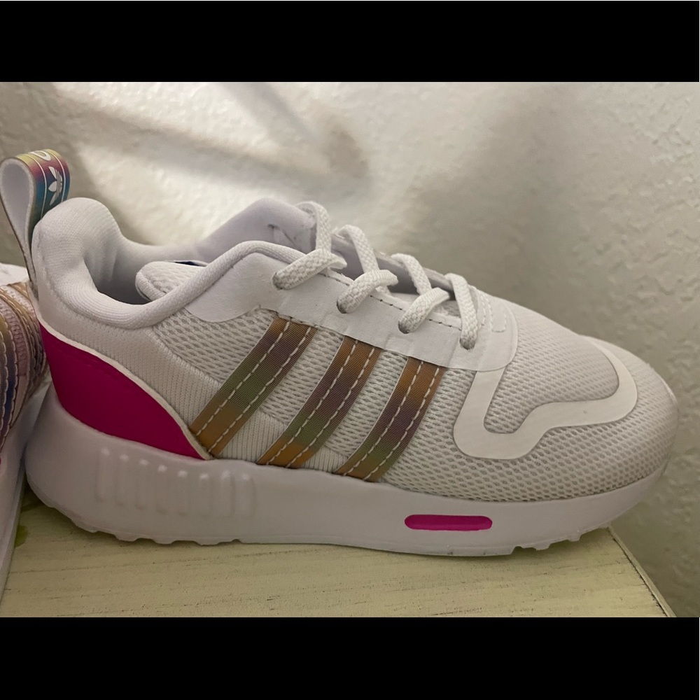 Adidas toddler size 8